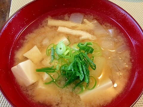 豆腐と油揚げの味噌汁